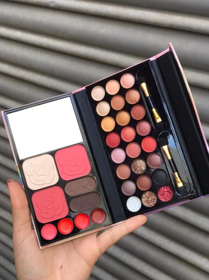 AnyLady Mini Travel Makeup Palette for Complete Face Glow