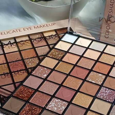 Mocallure 64-Shade Delicate Eye Makeup Palette